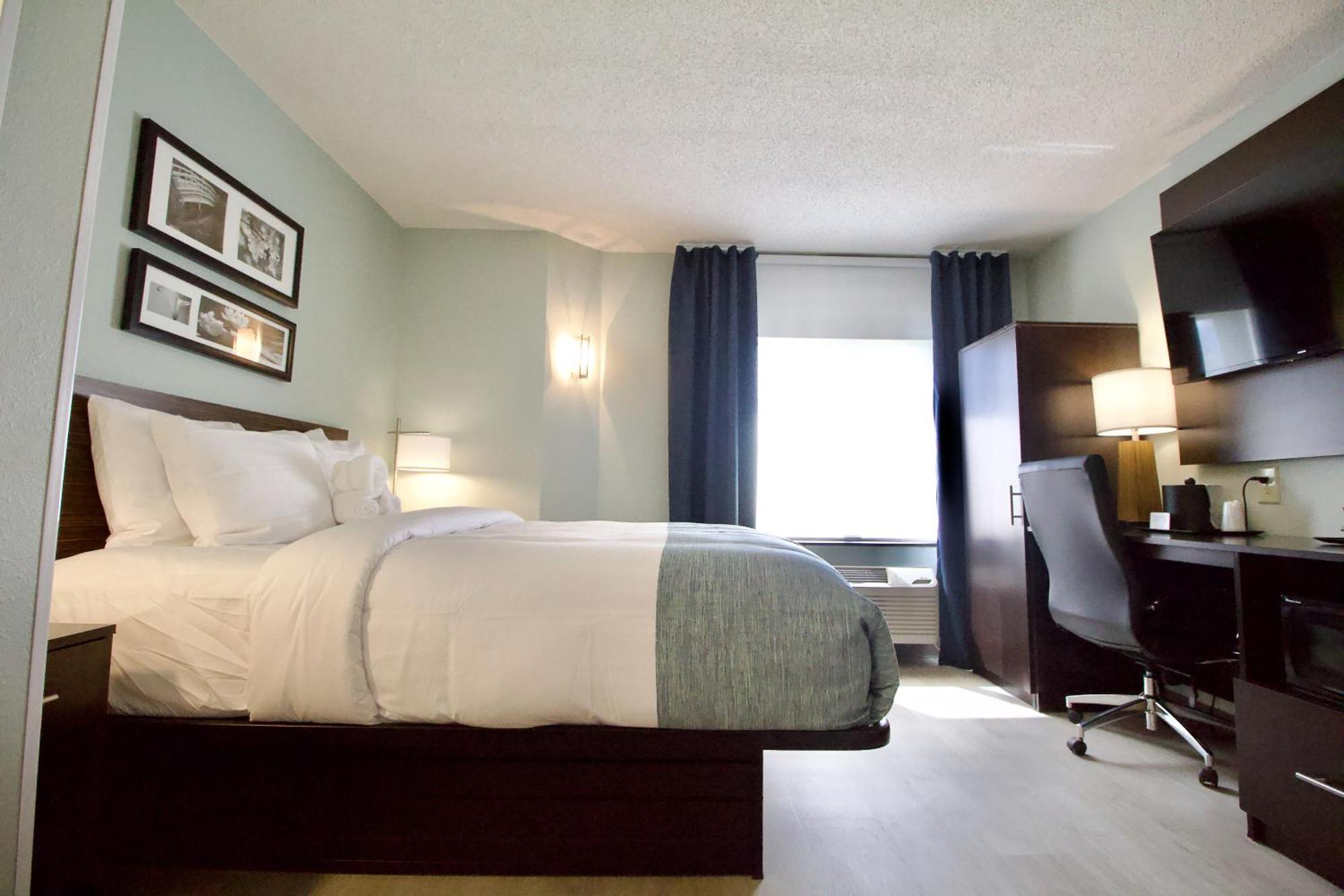 Wingate By Wyndham Salisbury Hotel Exterior photo