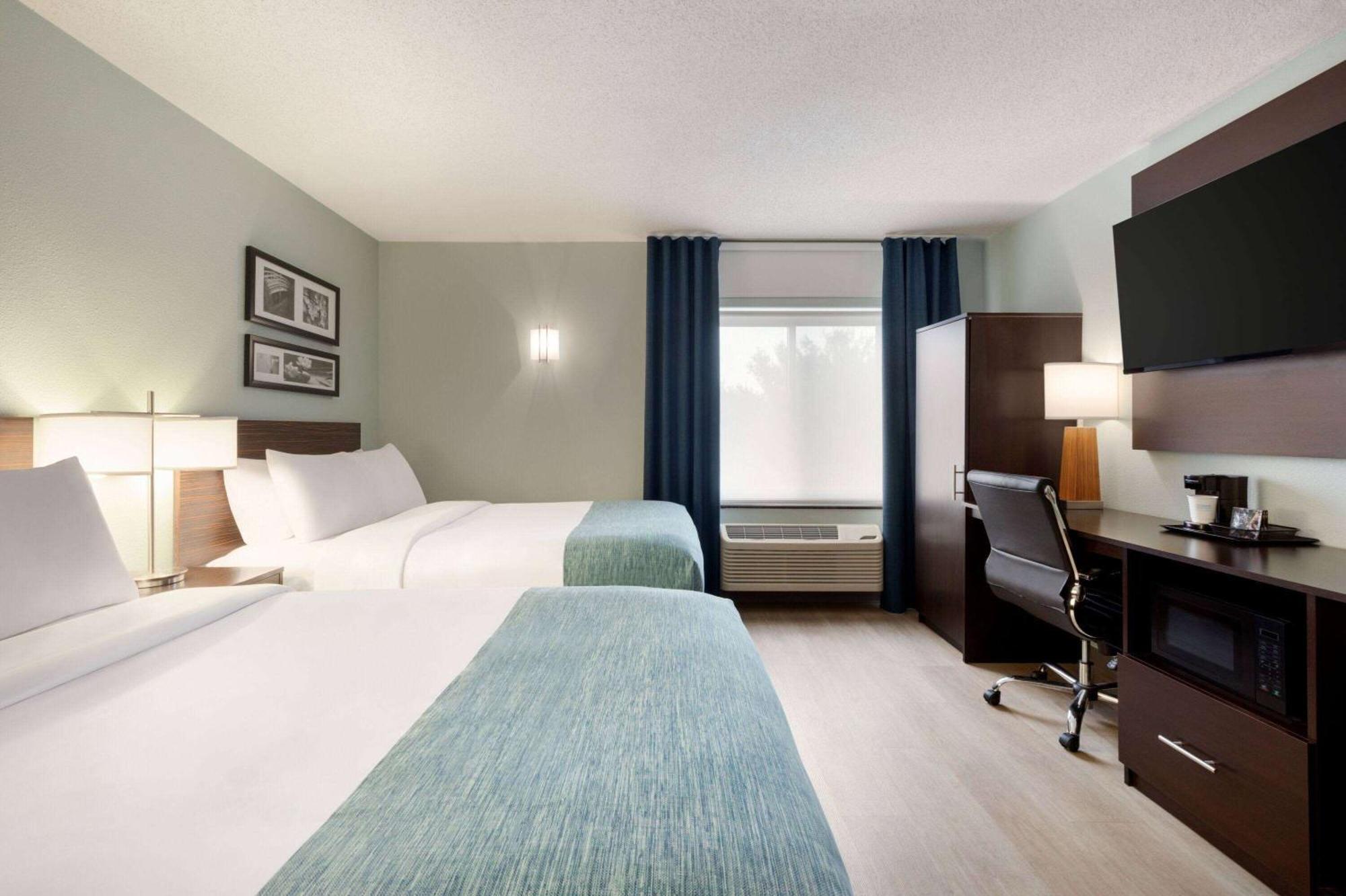 Wingate By Wyndham Salisbury Hotel Exterior photo