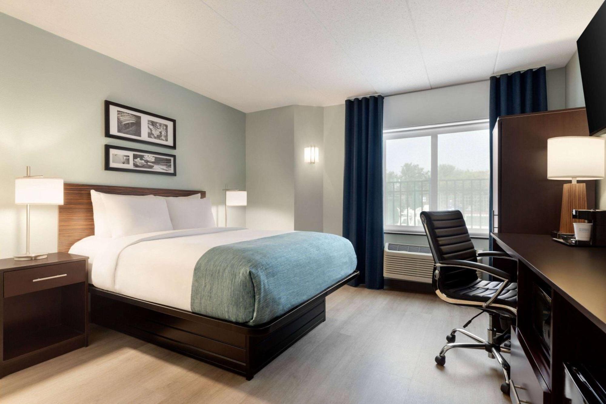 Wingate By Wyndham Salisbury Hotel Exterior photo