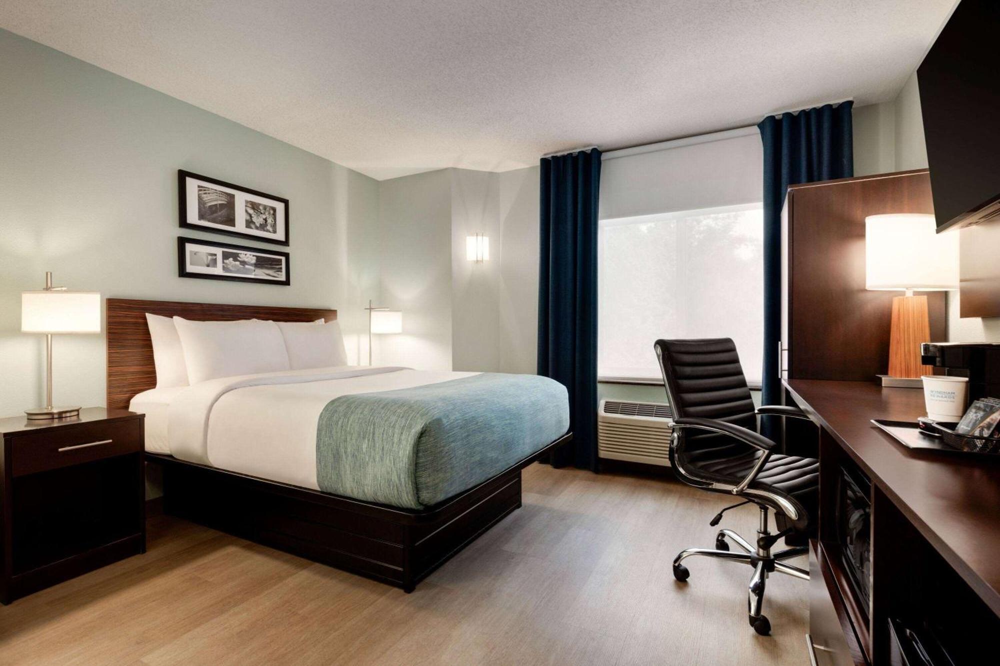Wingate By Wyndham Salisbury Hotel Exterior photo
