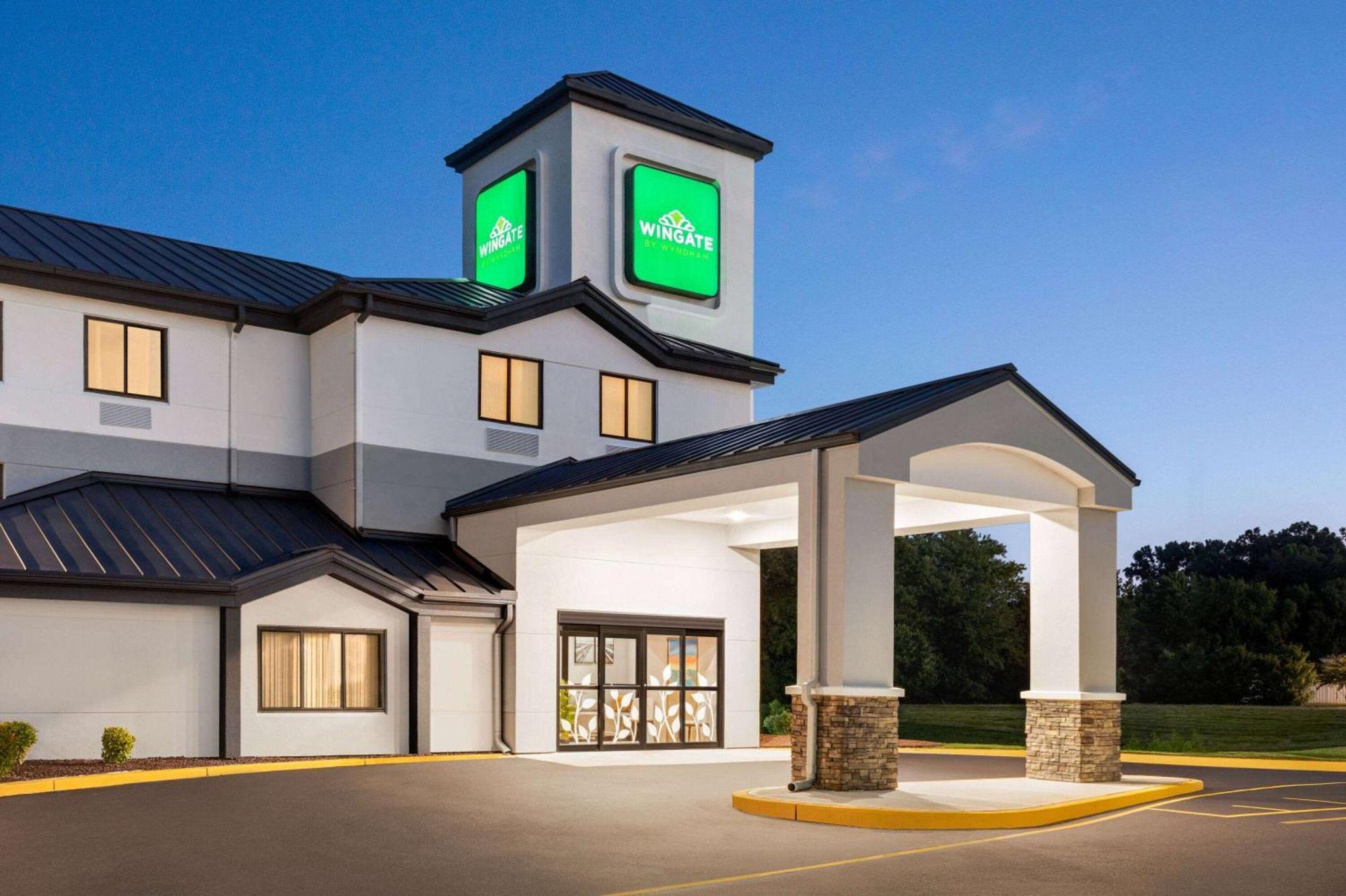 Wingate By Wyndham Salisbury Hotel Exterior photo